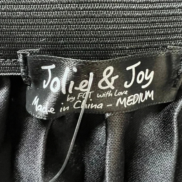 Jolie & Joy by FCT with Love woman’s pleated pleather mini skirt - Picture 5 of 7